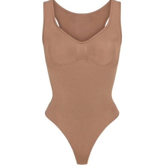 Skims Medium SEAMLESS SCULPT SCOOP NECK THONG BODYSUIT Sienna Brown NWOT MSRP 70 - Picture 4 of 7